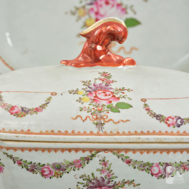 An extensive famille rose dinner service, - 图6